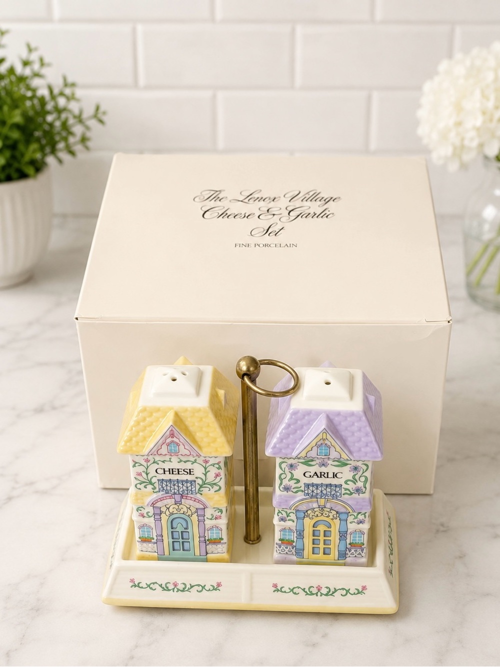 Lenox Spice Village Cheese & Garlic Shaker Set w/ Caddy & Original Box – 1993